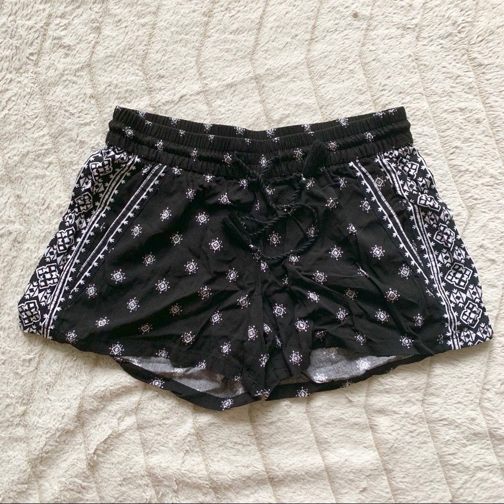 Old Navy Black and White Print Soft Shorts
